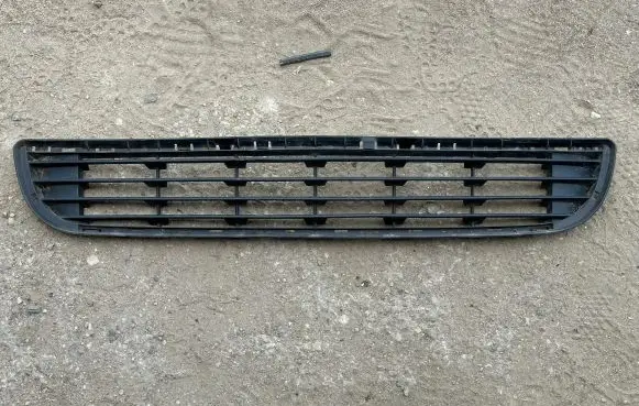 Citroen Berlingo Front bumper lower grill 9681519877