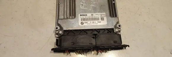 BMW 5 E60 E61 Engine control unit/module 7811700 0281015043 030174150