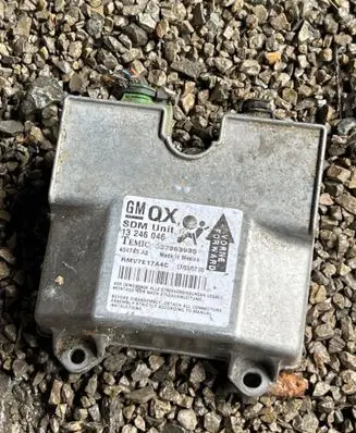 Opel Zafira A Airbag control unit/module 13246046 404745A2 327963935