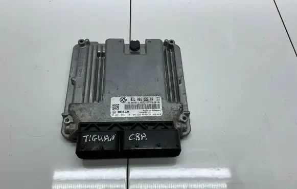 Volkswagen Tiguan Engine control unit/module 03L906022HA