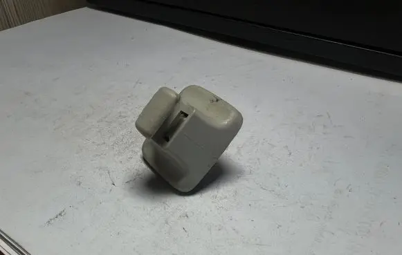 Volkswagen Golf V Sun visor clip/hook/bracket 1K0857561B