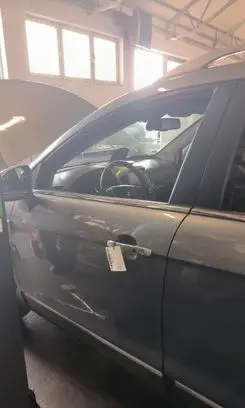 Chevrolet Captiva Front door