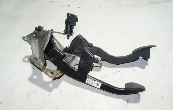 Volvo S40, V40 Accelerator throttle pedal 6PV00864134 4M519F836BK 4N512467AG