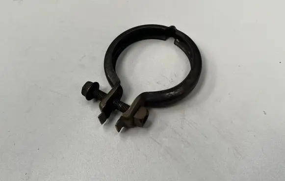 BMW 5 E60 E61 Muffler pipe connector clamp 7796718