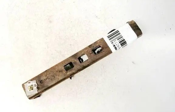 Citroen C4 I Seat belt adjustment rail 