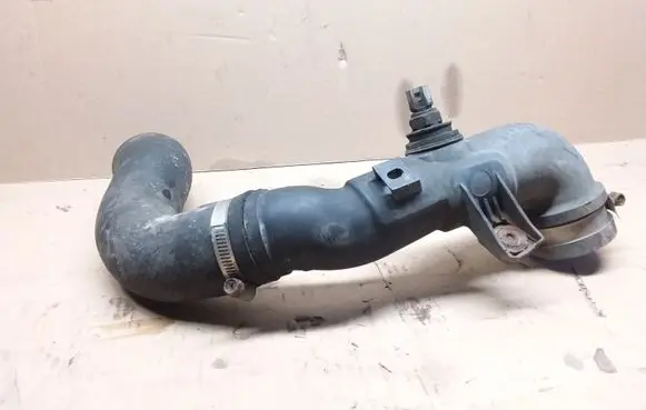 Toyota Avensis T270 Intercooler hose/pipe 173620R030