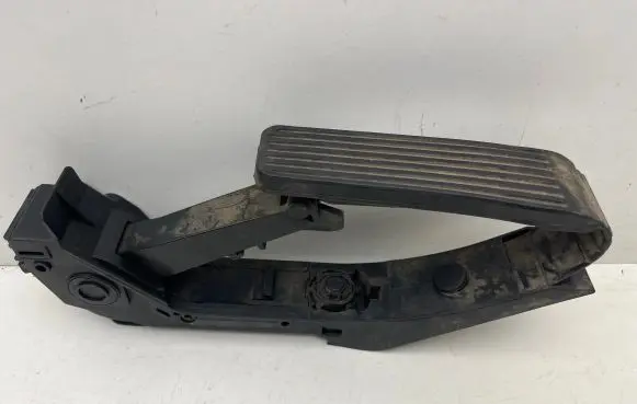 Mercedes-Benz S W221 Accelerator throttle pedal A2113010001