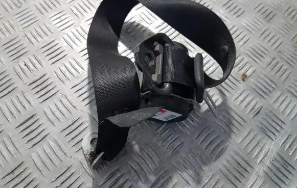 Opel Zafira B Rear seatbelt 13242321