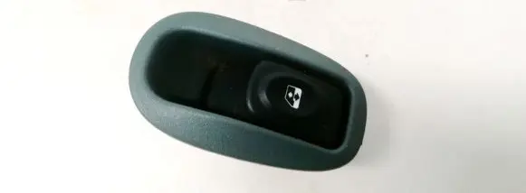 Renault Scenic I Front door window switch trim 7700836267