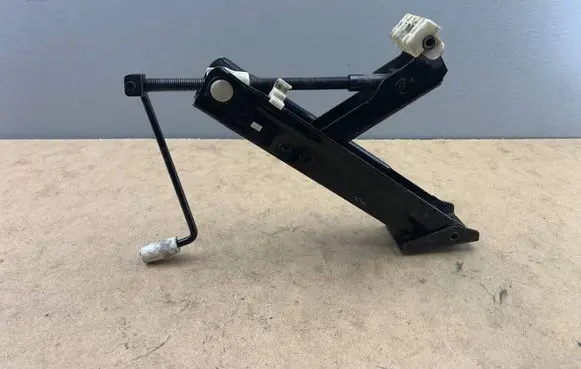 BMW 5 E60 E61 Lift Jack 71126767944 6767944 1094199