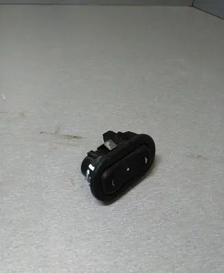 Opel Zafira A Electric window control switch 13383100 90561388