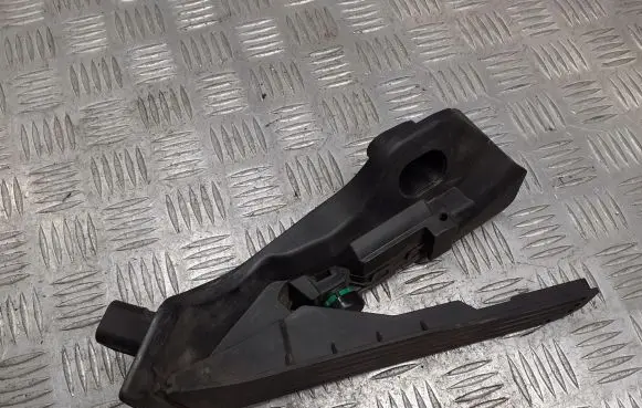 Volkswagen Golf Plus Accelerator throttle pedal 1K1723503M