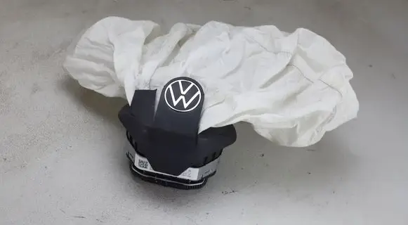 Steering wheel airbag