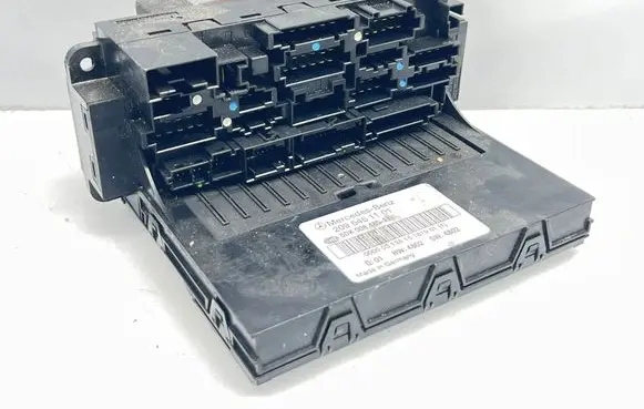 Mercedes-Benz CLK A209 C209 Fuse module 2095451101 5DK00848511