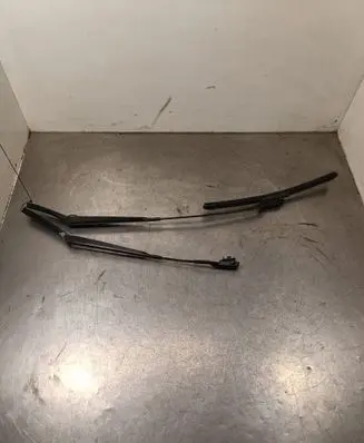 Volkswagen Polo V 6R Headlight wiper arm set 6R1955409A 6R1955410A