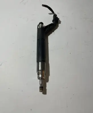 Porsche Cayenne (9Y0 9Y3) Fuel injector 06M906A02 135700126