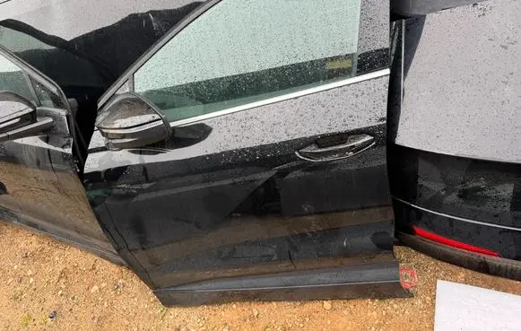 Audi Q4 Sportback e-tron Front door SQS