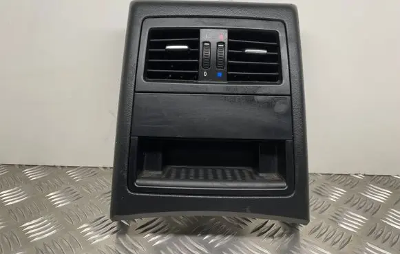 BMW 3 E90 E91 Rear air vent grill 7129556 6932023 6932024