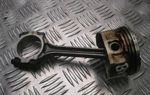 Nissan Pixo Piston with connecting rod 6BK BV730