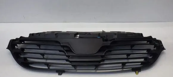 Opel Vivaro Front grill 623108673R