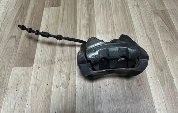Front brake caliper