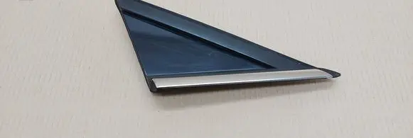 Peugeot 5008 Front door glass trim molding 96859482XT