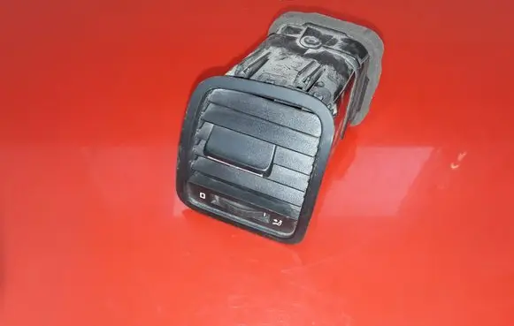 Skoda Yeti (5L) Dashboard side air vent grill/cover trim 5L0819701 8108530