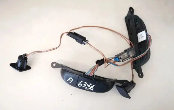 Opel Zafira A Steering wheel buttons/switches 90561159