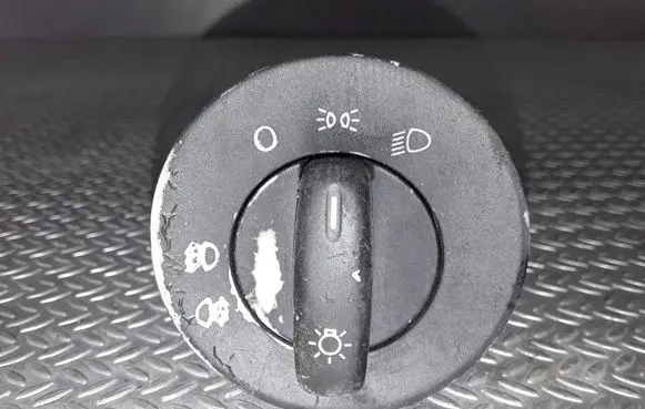 Skoda Octavia Mk2 (1Z) Light switch 1Z0941431C