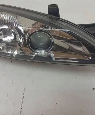 Nissan Primera Headlight/headlamp 89006289