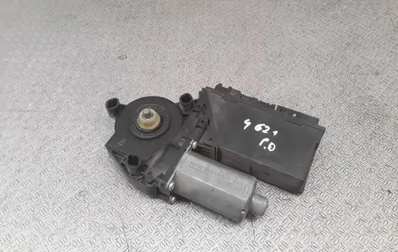 Audi A4 S4 B7 8E 8H Front door window regulator motor 8E1959802B