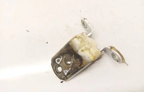 Nissan e-NV200 Front door upper hinge 