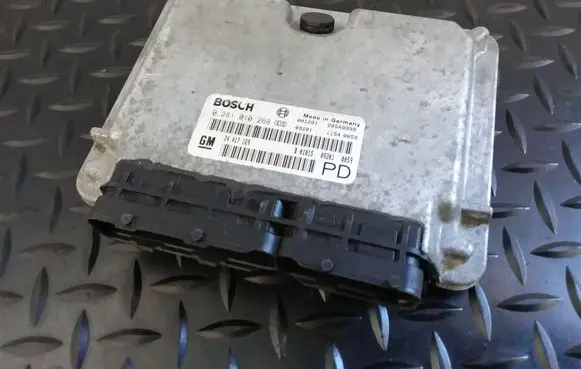 Opel Zafira A Engine control unit/module 0281010268 24417169