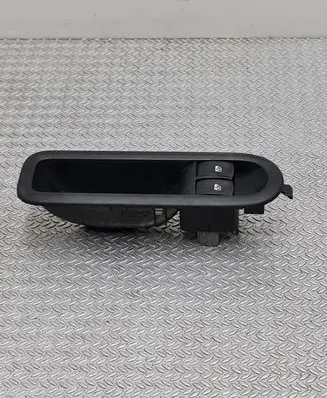 Renault Twingo II Electric window control switch 8200356513 1235230