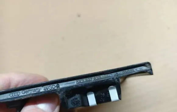 Audi A1 Other front door trim element 8X3827637