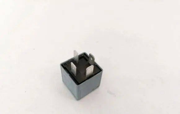 Audi A6 S6 C5 4B Other relay 8D0951253 V23134-J52-X300