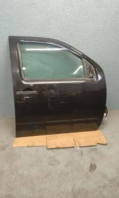 Nissan Navara D40 Front door