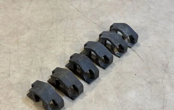 BMW X5 E70 Fuel Injector clamp holder 13537792722