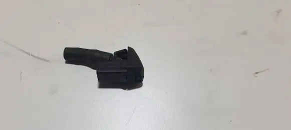 Volvo V70 Windshield washer spray nozzle 30796027