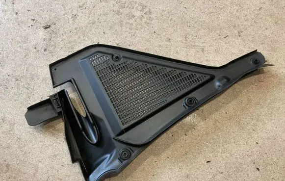 BMW X6 E71 Wiper trim 6945583