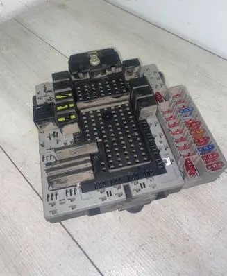 Volvo V70 Fuse box set 8676286 000001598154 8645729