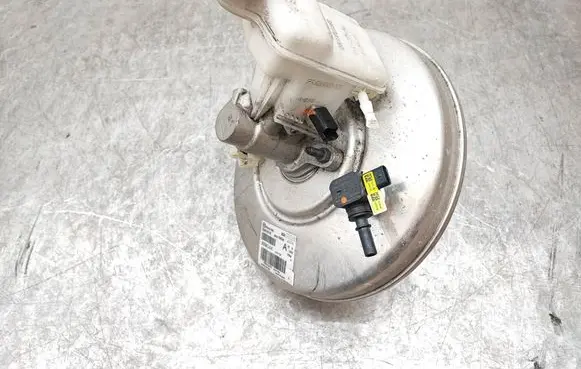Peugeot Partner III Brake booster 9835769680
