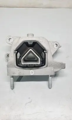 Opel Mokka B Engine mount bracket 9826533880