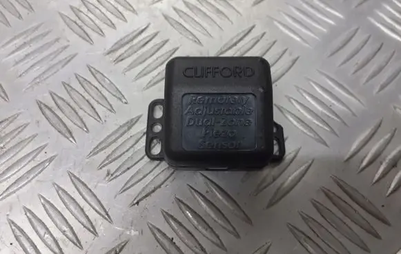 Chrysler 300M Fuel pressure sensor 