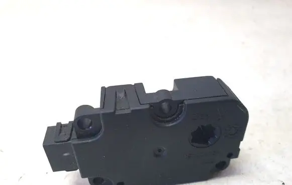 Audi A8 S8 D4 4H Air flap motor/actuator CZ1139300856
