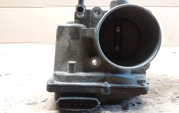 Suzuki Grand Vitara II Throttle valve
