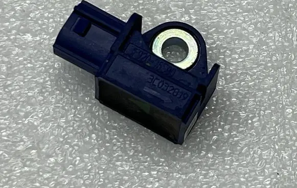 Suzuki Vitara (LY) Airbag deployment crash/impact sensor 3F92076S00