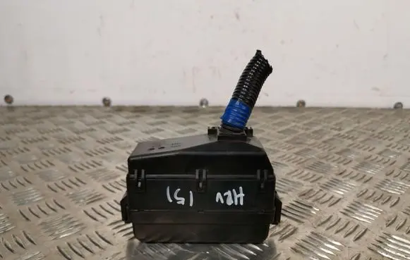 Honda HR-V Relay mounting block 7698XA2