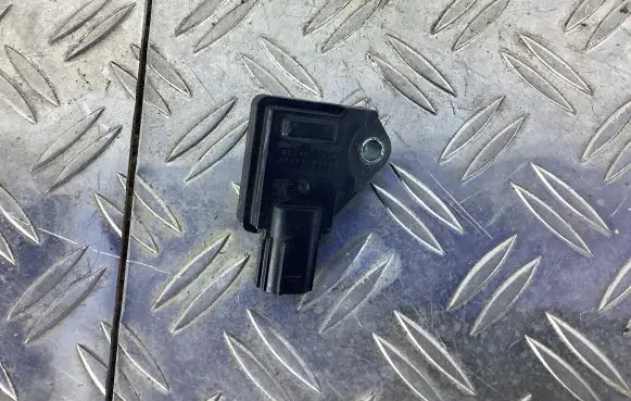 Lexus RC Airbag deployment crash/impact sensor 8917A30030