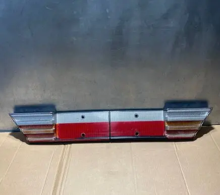 Mercedes-Benz E W124 Tailgate rear/tail lights